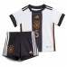 Tyskland Thilo Kehrer #5 kläder Barn VM 2022 Hemmatröja Kortärmad (+ korta byxor)
